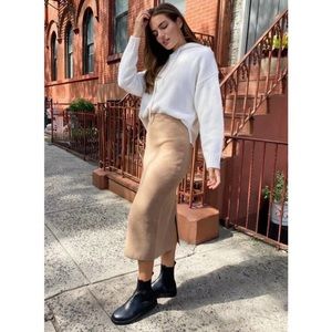 Aritzia camel skirt Small